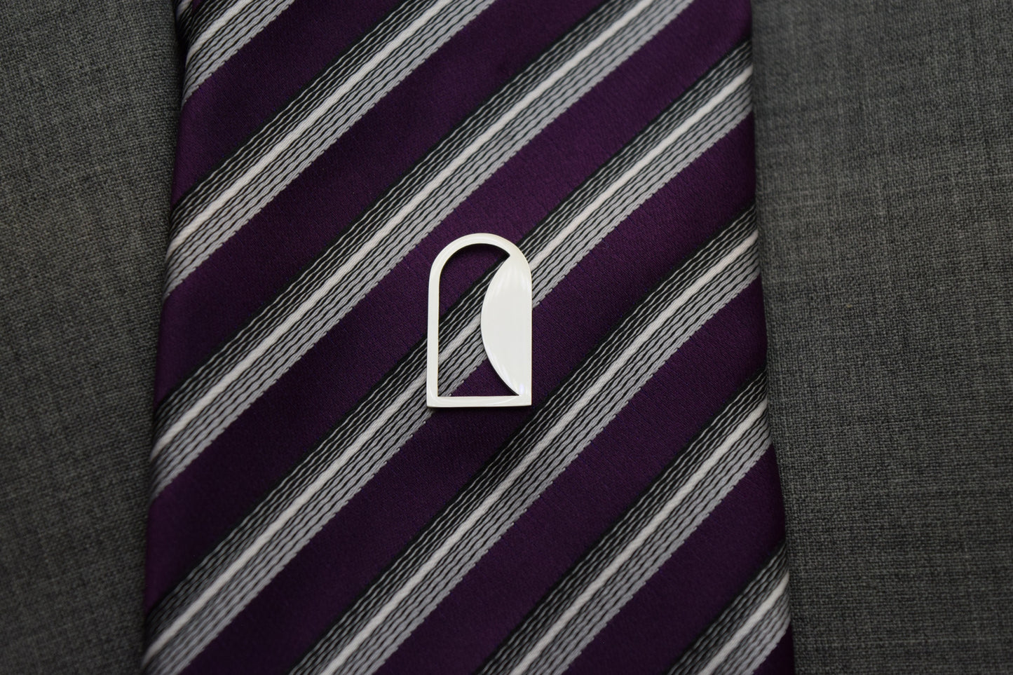 Empty Tomb lapel/tie pin, stainless steel, silver color, size 12mm x 21mm H, standard base, smooth stone